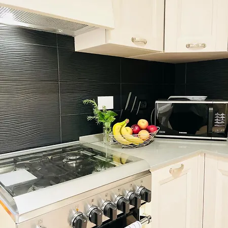 Sula Homes * Rom